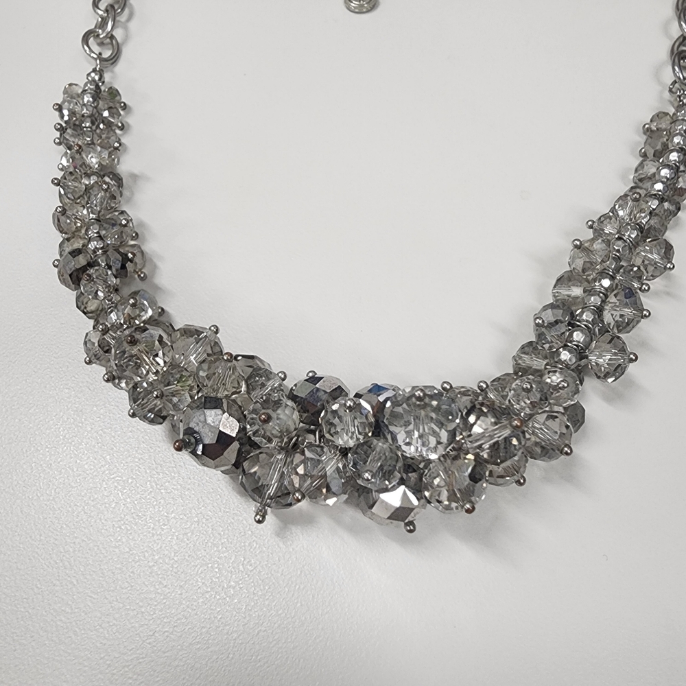 Simply Vera Vera Wang Faceted Crystal Statement Necklace Gray Cha Cha Beaded - Picture 5 of 14